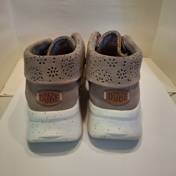 Hey Dude Women's Beige Moccasins Boots with Beads - Picture 3 of 13